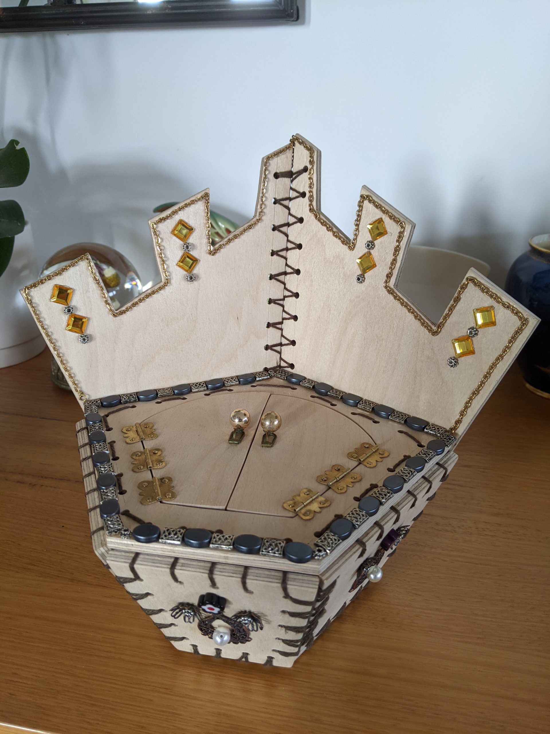 Laced Box – Built by Bruce